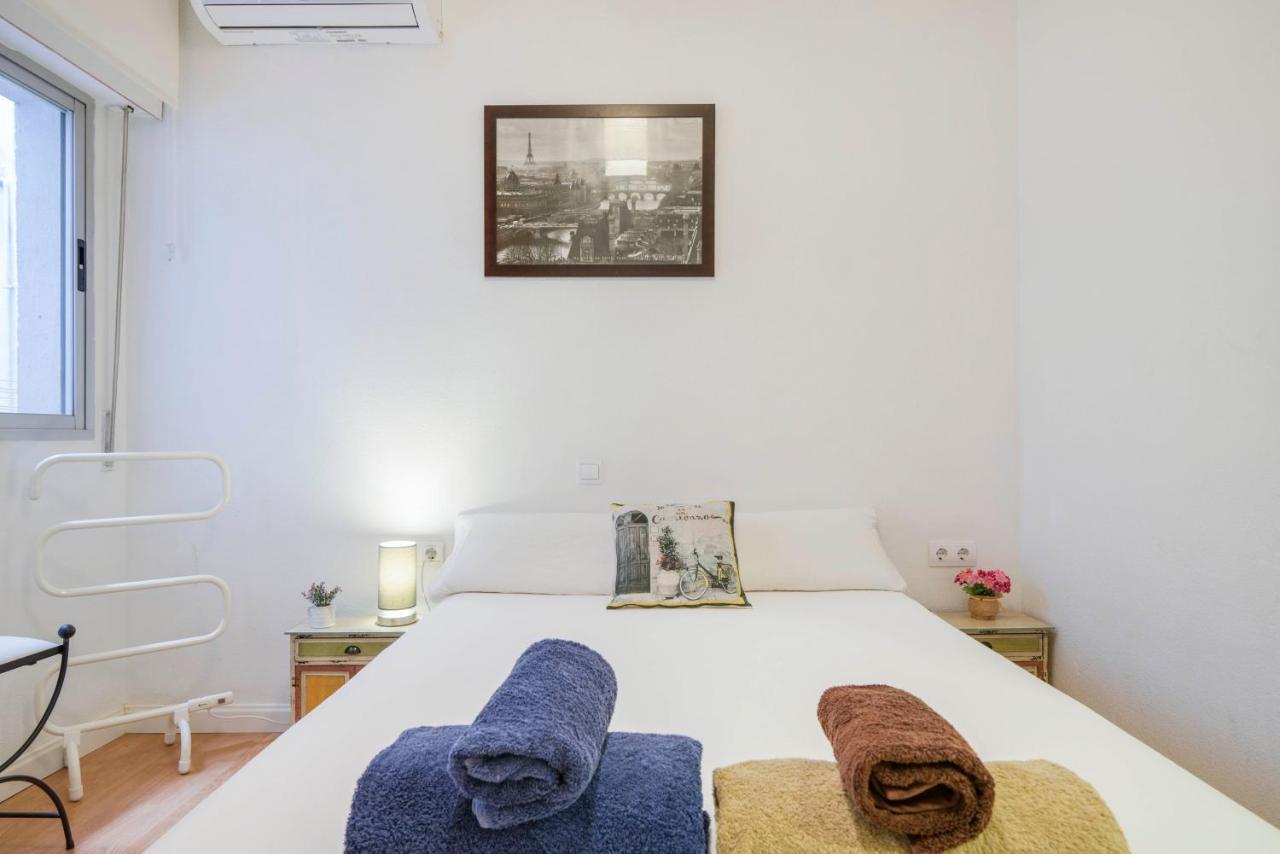 Urbanchicmalaga 3 Bedroom Spacious Quiet Historic Malaga Apt Exterior photo
